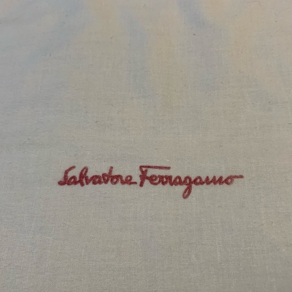 SALVATORE FERRAGAMO smaller Crème color drawstring dust bag VGUC - Picture 2 of 7